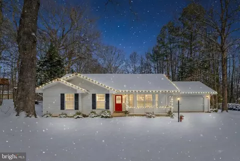 7439 Washington Dr, King George, VA 22485