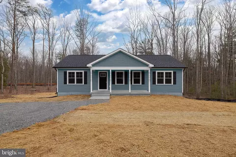 10397 Johnson Dr, King George, VA 22485