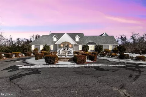 8071 Windsor Dr, King George, VA 22485