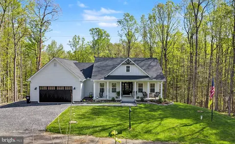 7021 Compass Ct, King George, VA 22485