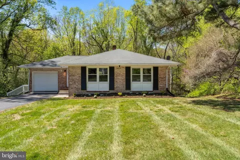 8248 Eden Dr, King George, VA 22485