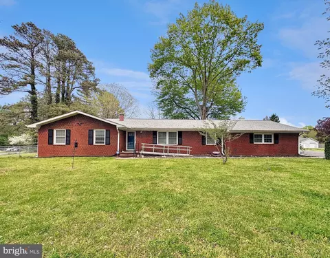 8221 Hickory Dr, King George, VA 22485