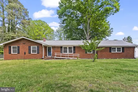 8221 Hickory Dr, King George, VA 22485