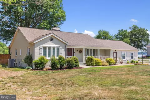 6265 Townsend Dr, King George, VA 22485