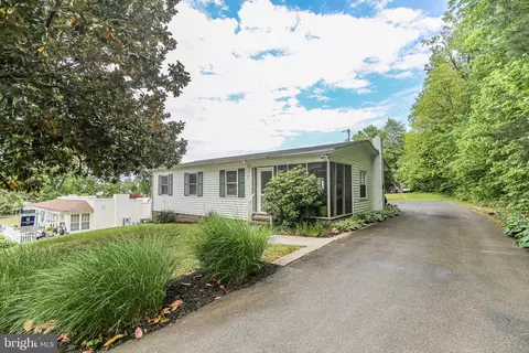 6181 3rd St, King George, VA 22485