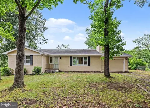 6223 Townsend Dr, King George, VA 22485