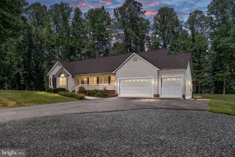 9295 Michael Dr, King George, VA 22485