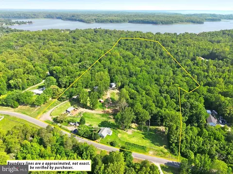 2137 Belvedere Dr, King George, VA 22485
