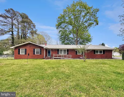 8221 Hickory Dr, King George, VA 22485