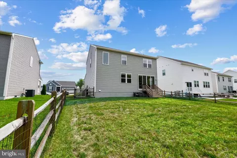 Exterior - 6325 Pointer Ln, King George, VA 22485 photo 5 of 9