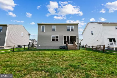 Exterior - 6325 Pointer Ln, King George, VA 22485 photo 4 of 9