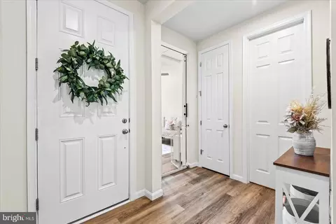 Entry Way - 6325 Pointer Ln, King George, VA 22485 photo 2 of 6