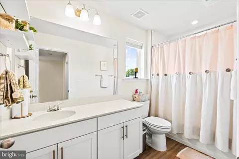 Bath - 6325 Pointer Ln, King George, VA 22485 photo 1 of 1