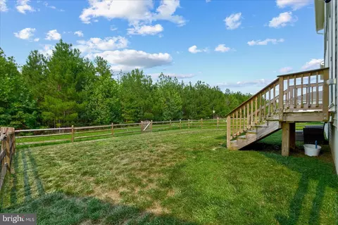 Exterior - 6325 Pointer Ln, King George, VA 22485 photo 7 of 9