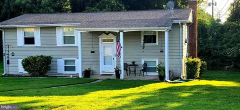 6122 7th St, King George, VA 22485