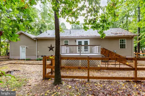 Exterior - 8329 Delegate Dr, King George, VA 22485 photo 2 of 7