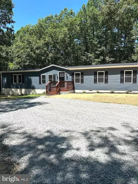 4628 Bradley Farm Rd N, Tappahannock, VA 22560