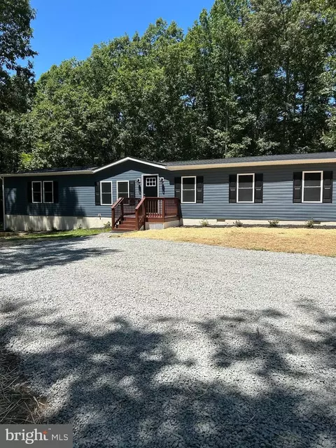 4628 Bradley Farm Rd N, Tappahannock, VA 22560