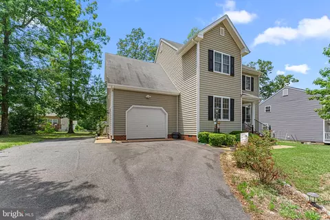 112 Central Pkwy, Aylett, VA 23009
