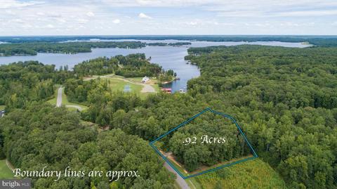 63 Ark Avenue, Bumpass, VA 23024