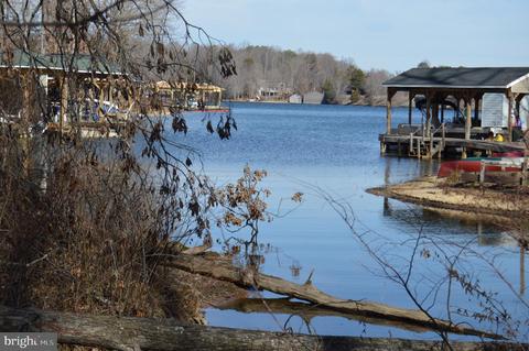 7 Lighthouse Drive, Bumpass, VA 23024