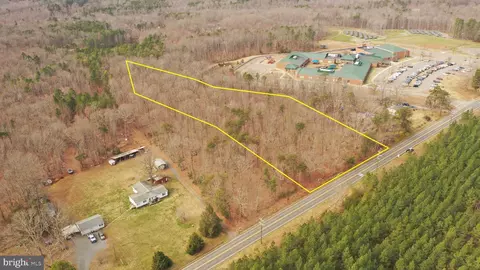 01 Jefferson Hwy, Louisa, VA 23093