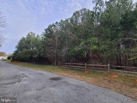 Cedar Court, Mineral, VA 23117