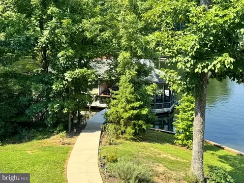 8 Elnor Rd, Bumpass, VA 23024 photo 5