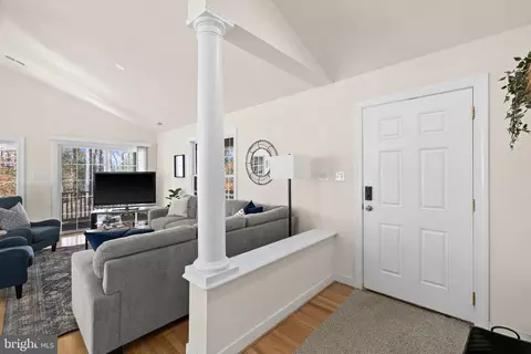 Entry Way - 14 Oak Rd, Bumpass, VA 23024 photo 1 of 6