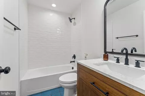Bath - 145 Everett Ln, Mineral, VA 23117 photo 1 of 5