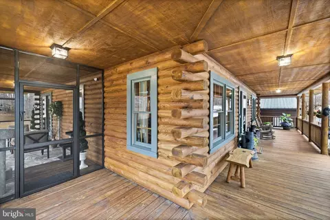 Exterior - 17 Fox Run Forest Ln, Beaverdam, VA 23015 photo 4 of 18