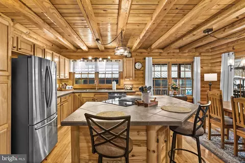 Kitchen - 17 Fox Run Forest Ln, Beaverdam, VA 23015 photo 2 of 7