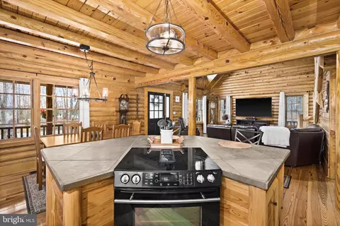 Kitchen - 17 Fox Run Forest Ln, Beaverdam, VA 23015 photo 7 of 7
