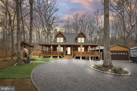 Exterior - 17 Fox Run Forest Ln, Beaverdam, VA 23015 photo 2 of 18