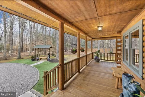 Exterior - 17 Fox Run Forest Ln, Beaverdam, VA 23015 photo 9 of 18