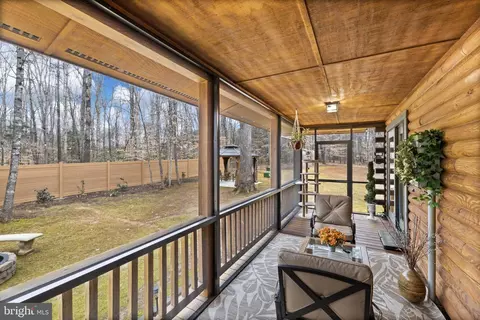 Exterior - 17 Fox Run Forest Ln, Beaverdam, VA 23015 photo 6 of 18