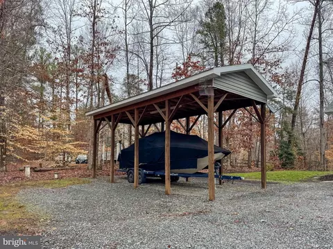 64 Hemlock Ln, Mineral, VA 23117 photo 2