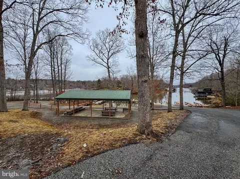 64 Hemlock Ln, Mineral, VA 23117 photo 5