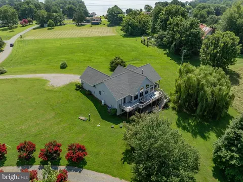 125 Lake Ct, Bumpass, VA 23024