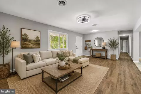 Living - 1062 Pendleton Rd, Mineral, VA 23117 photo 3 of 3