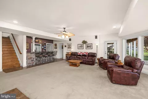Living - 544 Ark Ave, Bumpass, VA 23024 photo 4 of 5
