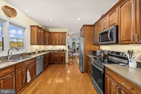 Kitchen - 544 Ark Ave, Bumpass, VA 23024 photo 1 of 4