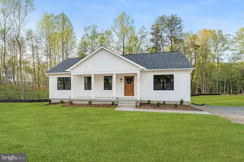 729 Vawter Corner Rd, Louisa, VA 23093