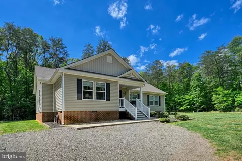 1176 Signboard Rd, Bumpass, VA 23024