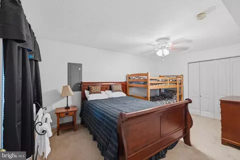 Bedroom - 303 Pine Dr, Louisa, VA 23093 photo 3 of 8