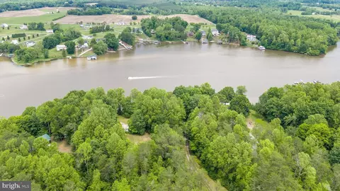 View/Area - 303 Pine Dr, Louisa, VA 23093 photo 10 of 16