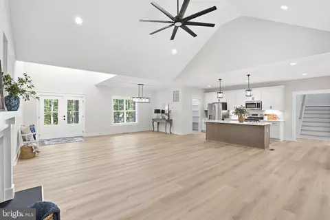 Entry Way - 57 Lighthouse Dr, Bumpass, VA 23024 photo 4 of 13