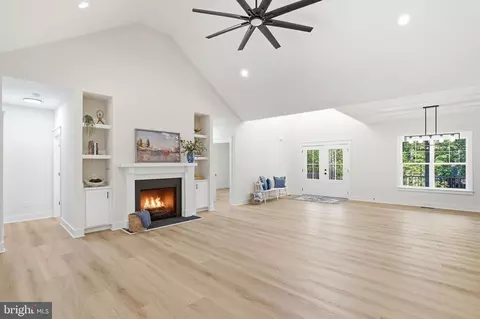 Living - 57 Lighthouse Dr, Bumpass, VA 23024 photo 3 of 4
