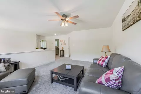 Entry Way - 140 Rainbow Rdg, Bumpass, VA 23024 photo 11 of 11