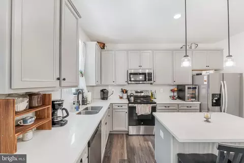 Kitchen - 140 Rainbow Rdg, Bumpass, VA 23024 photo 3 of 4